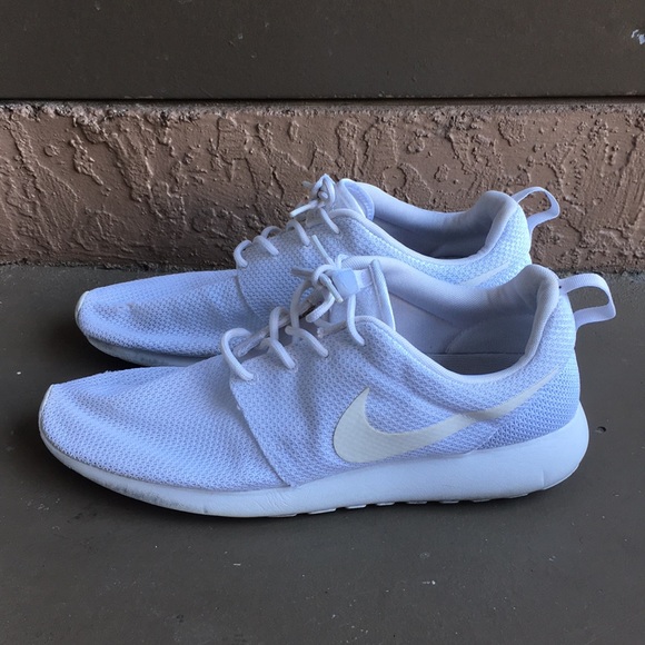 Nike Other - Men Nike Rosche White Running Shoes Size 13